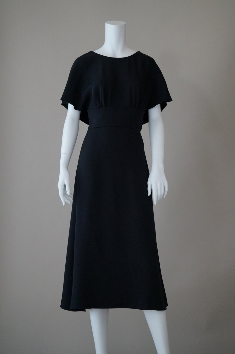 Rental Little Black Dress ten. / プラダ フェミニンモダンなシルクワンピースドレス